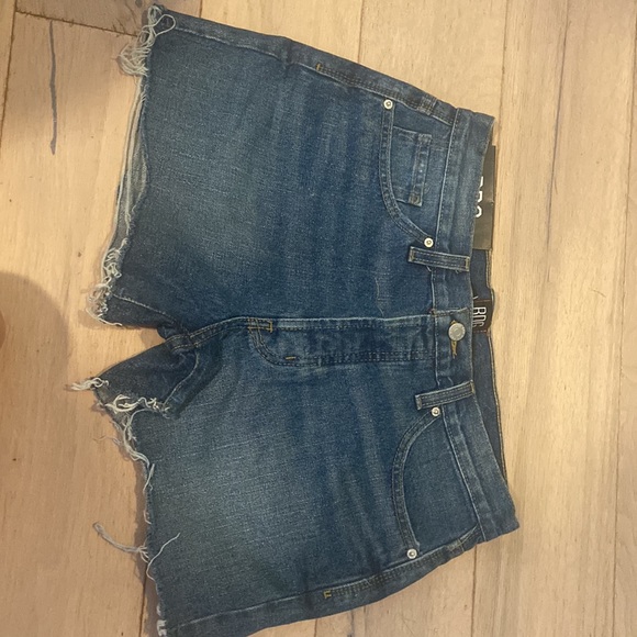 BDG LOWRISE JEAN SHORTS - Picture 2 of 5